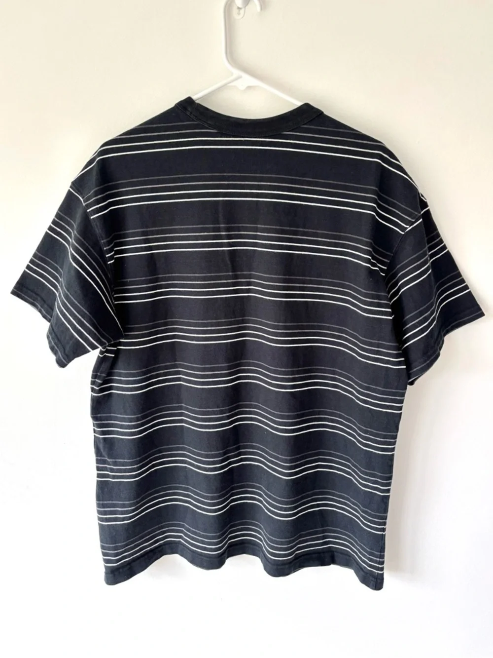 Nike Black White Striped Short Sleeve T-shirt Ribbed Crewneck Embroidered Logo